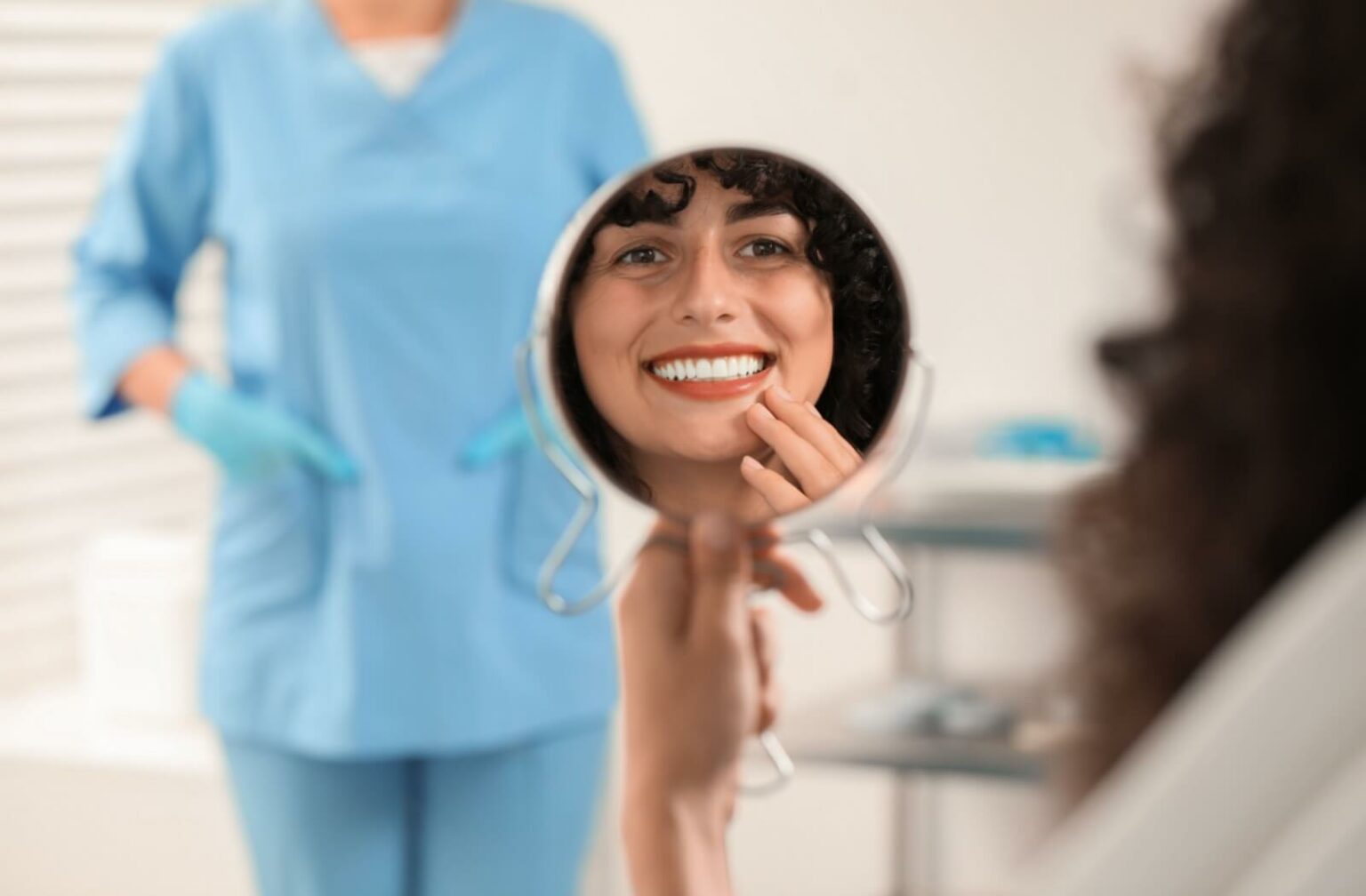 Difference Between Bonding And Veneers Difference Between Bonding And Veneers